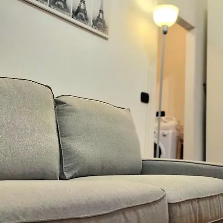 Di Fronte All'ospedale * Módena