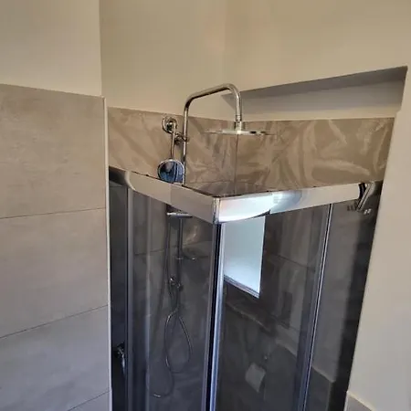 Apartamento Di Fronte All'ospedale *