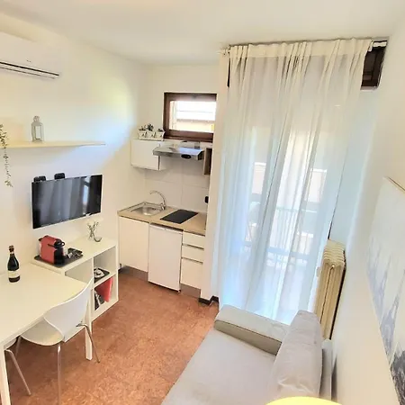 Di Fronte All'ospedale Apartment