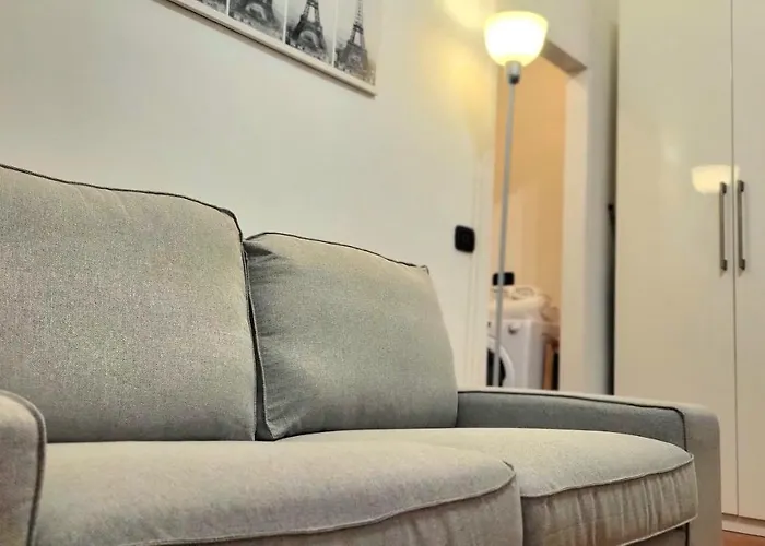 Di Fronte All'ospedale * Modena